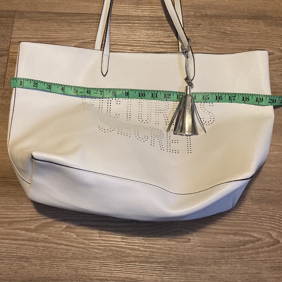 NWOT - Victoria’s Secret White/Silver Tote bag - Picture 5 of 8